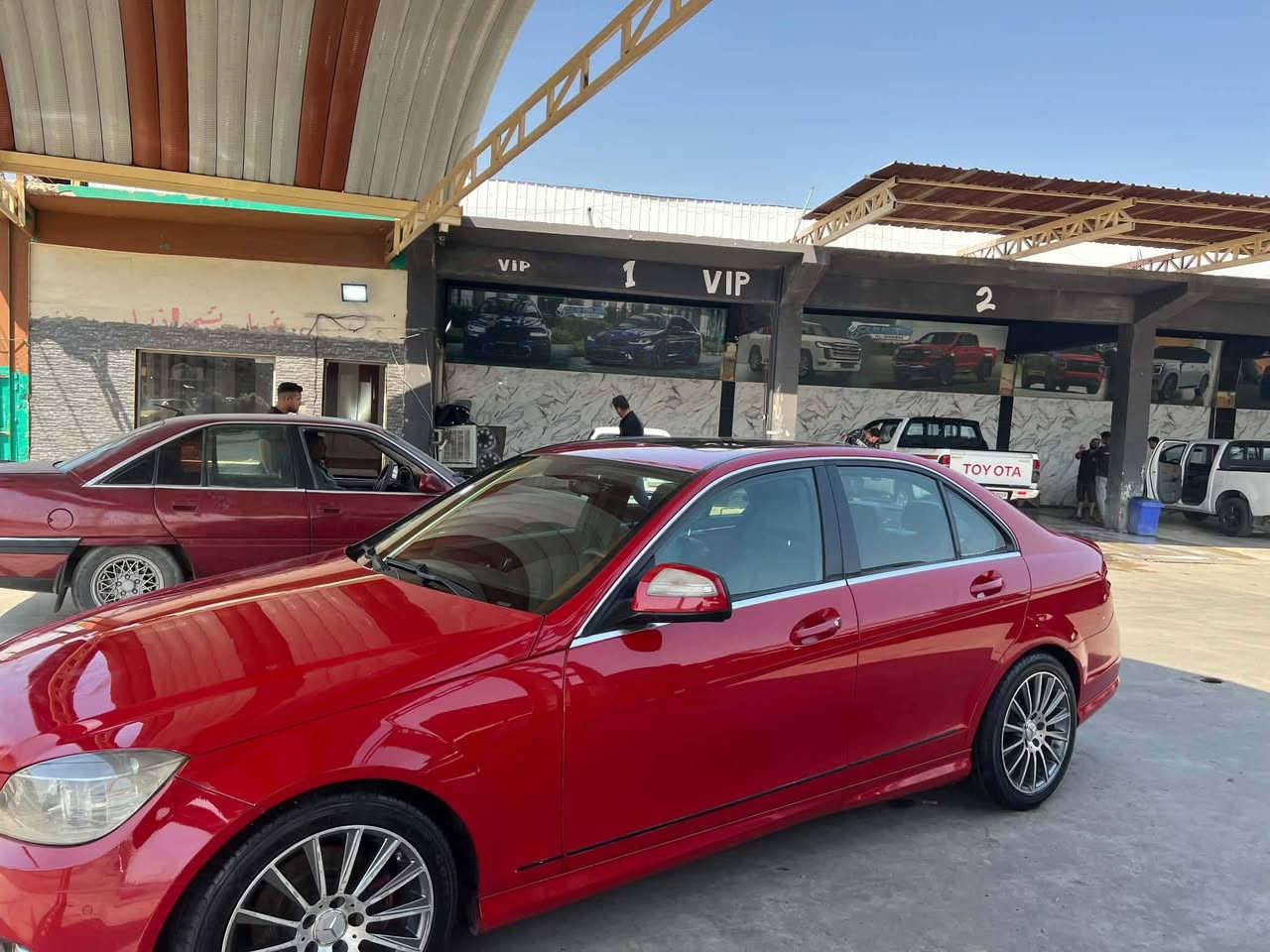 سلام عليكم مارسدس للبيع أو مراوس
موديل 2009//c300
اللون احمر  
بدون ضرر /// كلير 
سنويه جديده 
سياره تبريد فول 
فتحه سقف 
محرك مامفتوح شركه  
كشن جلد 
سعر 125 بي مجال أو نضام مراوس مع توسان موديل 2018 او 2019 حسب القناعه 
التواصل موجود في واتس إب
***********
