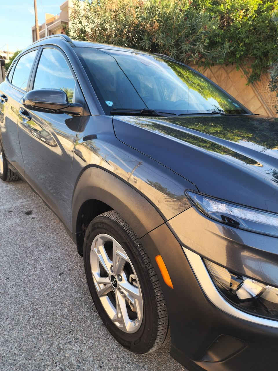 كونا 2023 / SEL
استيراد شخصي من امريكا
ماشية 8000 ميل
بدون صبغ. بدون تعديل. 
الضرر سطحي جدا تبديل دعامية امامية فقط.
محرك 2000 دوش
بصمة
دفع رباعي
نقاط عمياء
رادارات امامية وخلفية
توقف تلقائي امامي وخلفي
تحديد مسار
دفع رباعي
رقم اربيل سنوية وهزة جديدة

للاستفسار ***********
