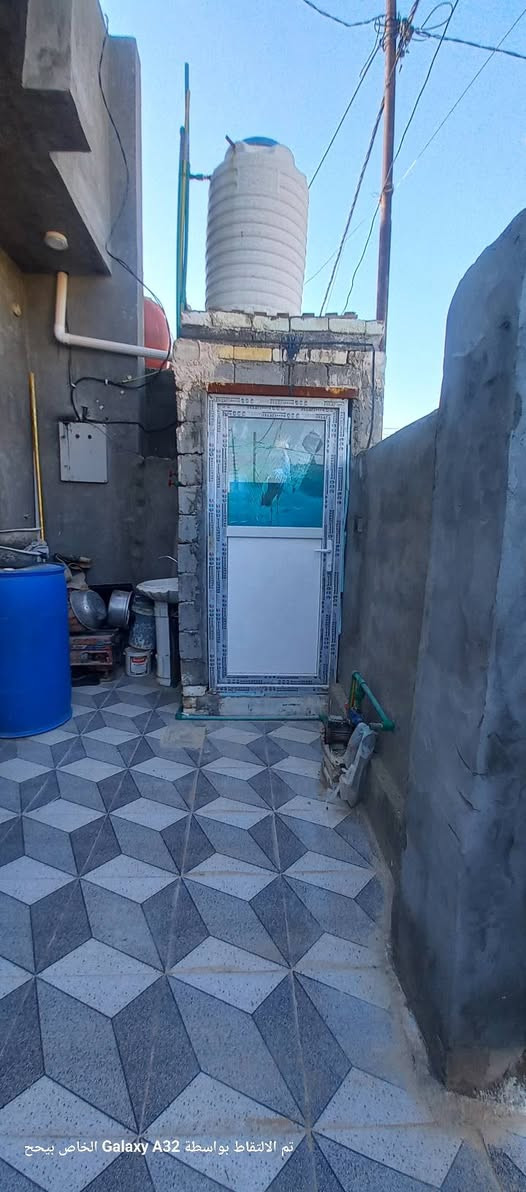 يالله ..اللهم صل على محمد وآل محمد
مشتمل للبيع المساحة ١٠٠متر  طابو زراعي سند ٢٥  الموقع طريق المعارة قرب سيد جواد العناوي يبعد عن الشارع العام ٣٥٠متر تقريبا شارع سيد سهيل قرب ابو غيت الفيترجي عرض الشارع ٧ متر يحتوي على صحيات داخلية وخارجية 
مطبخ     ٣×٤
استقبال ٤×٥
صالة      ٥×٥
غرفة نوم  ٤×٥   العدد ٢ 
البناء حديث  طابوك  صب كونكريت 
الاستفسار اكثر الاتصال على الأرقام التالية ***********.   *********** او مراسلة الصفحه خاص
