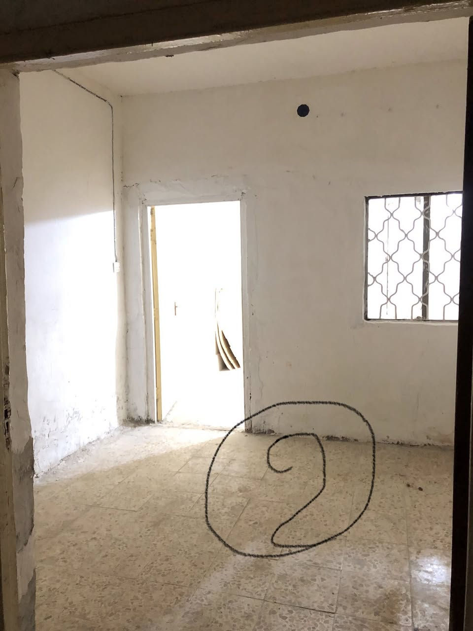 السلام عليكم نص بيت بالانصار معروض للايجار ٦٠ متر بالطول للتواصل 

صاحب الدار ‭٠٧٨٢ ٥٦٩ ٦٦٣٣‬
