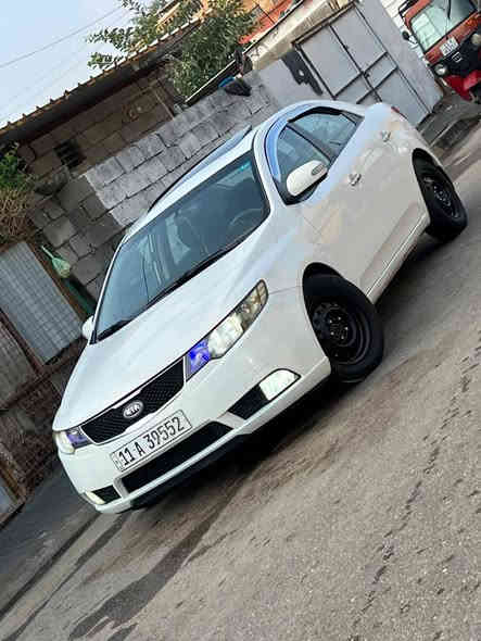 السلام عليكم سيراتو 2010 رقم بغداد دولي بأسمي
مكفولة من الضربة ولصبغ ولتبديل
محرك 1600 دوش مكفول.
كير اوتوماتيك
فتحة
بصمة
تحكم ستيرن جهتين
بلوتوث
اوكس
شاشة كامرة حساسات خلفية
سيارة جاهزة ع اخر حباية الف متذب عليهة
***********
 السعر 109 وبي مجال مكاني بغداد
