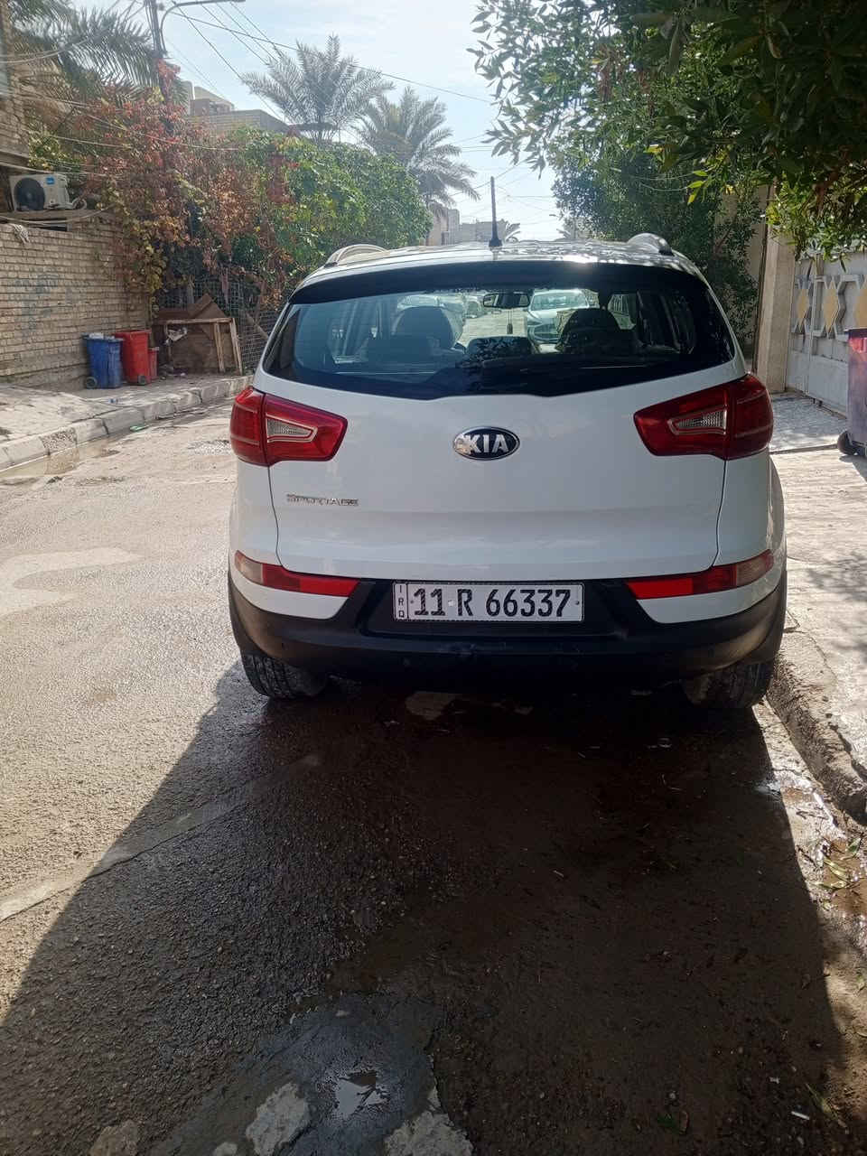 السلام عليكم
كيا سبورتج للبيع خليجي 2014مكفولة
سياره جديده سنويه جديد هزة جديد 
سعر 150وبيها مجال
مكاني بغداد الغزالية شارع المرور 
الاتصال ***********
