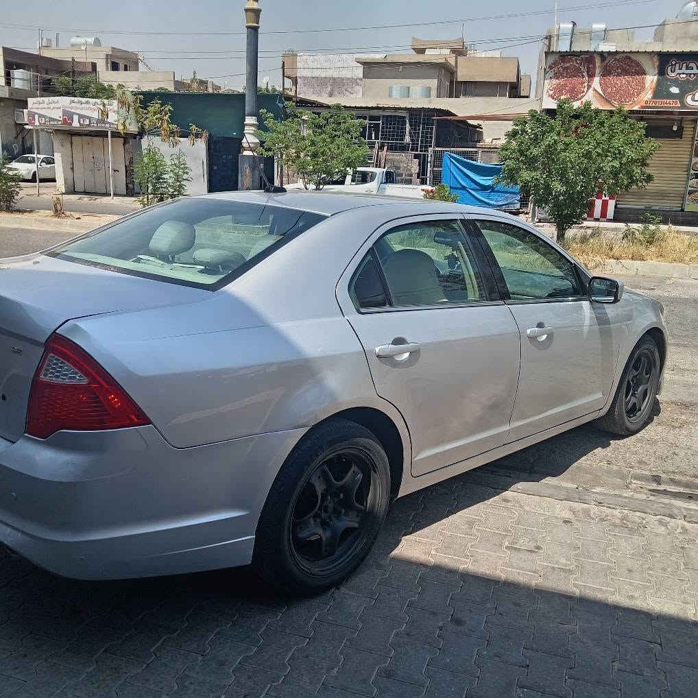 فورد فويجن 2011 موصفات se ناو زه رد جوار جام كاربا سوكان فوليوم كاميرا حساس تبريد له سه ر سويچ تاييه تازه سنوي تازه به ناوي خومويه هتا 2030 تازيه مسروفي 250 تيا نيه كارتي بنزين هيه دو بارچه پليه بوياخي هيه بي ناو گردن بشتو بيش كه بس  ***********  شوين كركوك شمشمل, السليمانية

