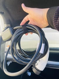 شاحنه • بي واي دي اصليه • ١٠٠٠٠٠ كم