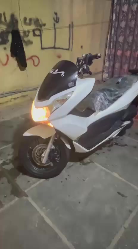 السلام عليكم دراجه بي سي اكس جيل الاول للبيع منطقت الشعله السعر 12$ بيهه مجال حق الجيه رقم ***********
