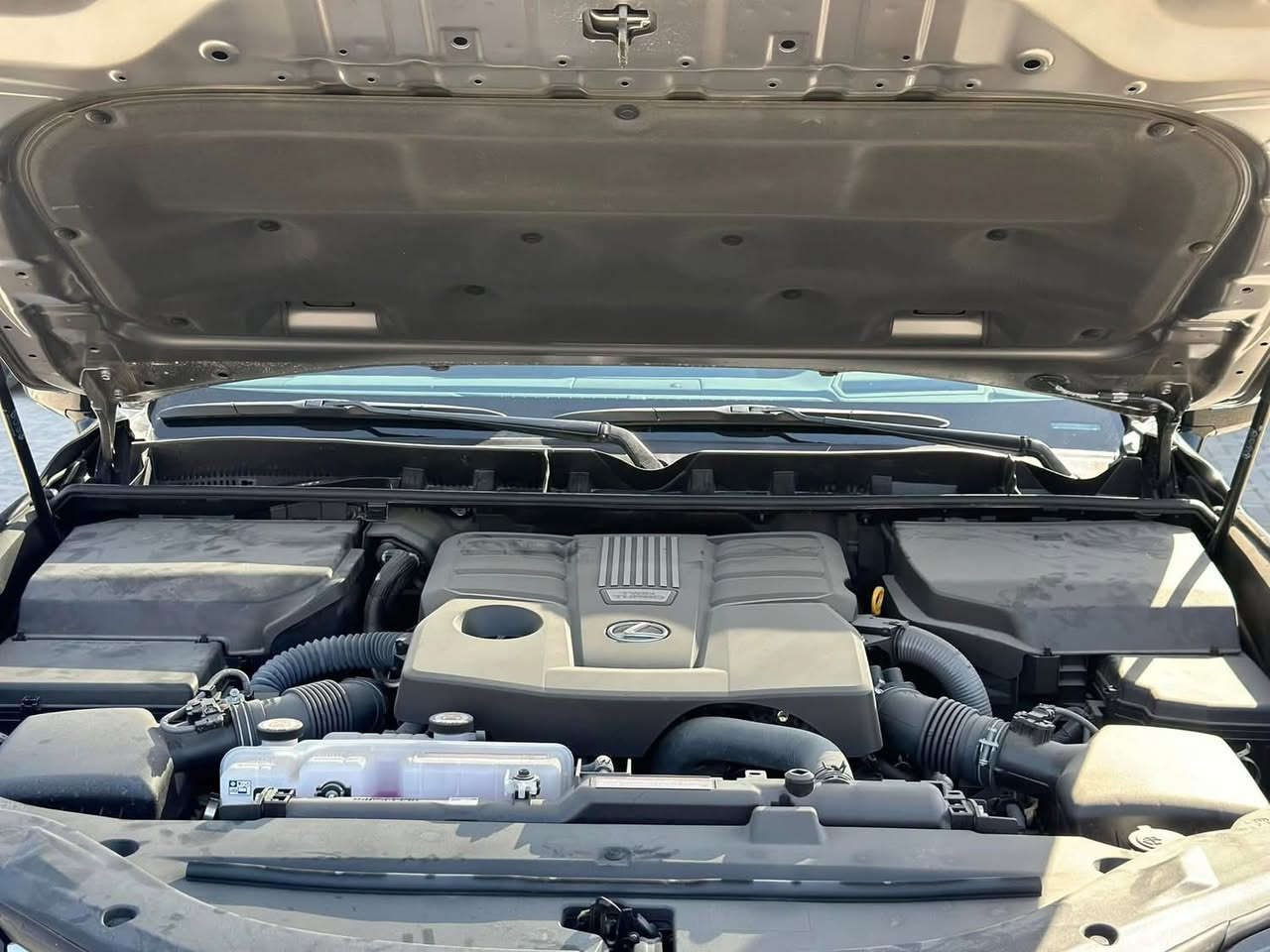 السلام عليكم 
لكزس 2023 بلاتنيوم 
رقم بغداد الجديد دولي
فول مواصفات 
داتشو
بوب شفط 
صندوق بالرجل
ماشية 12 الف كيلو متر 
مكفولة السياره لا صبغ لابارد 
سعرها:114 الف دولار وبيها مجال 
للاستفسار اكثر:
***********
***********
مكانها معارض النهضة شركة اللامي
