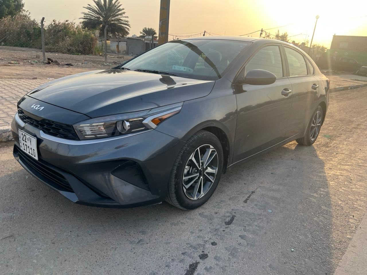 السلام عليكم
 كيا فورتي موديل 2024
 بجم كبس ايرباك الوكاله
 ماشيه 48 الف كيلو  
ليبل واحد السياره  بيه شخط بالجاملغ الخلفي 
السعر   152 وبيه مجال 
واتساب *********** 
الكاظميه
