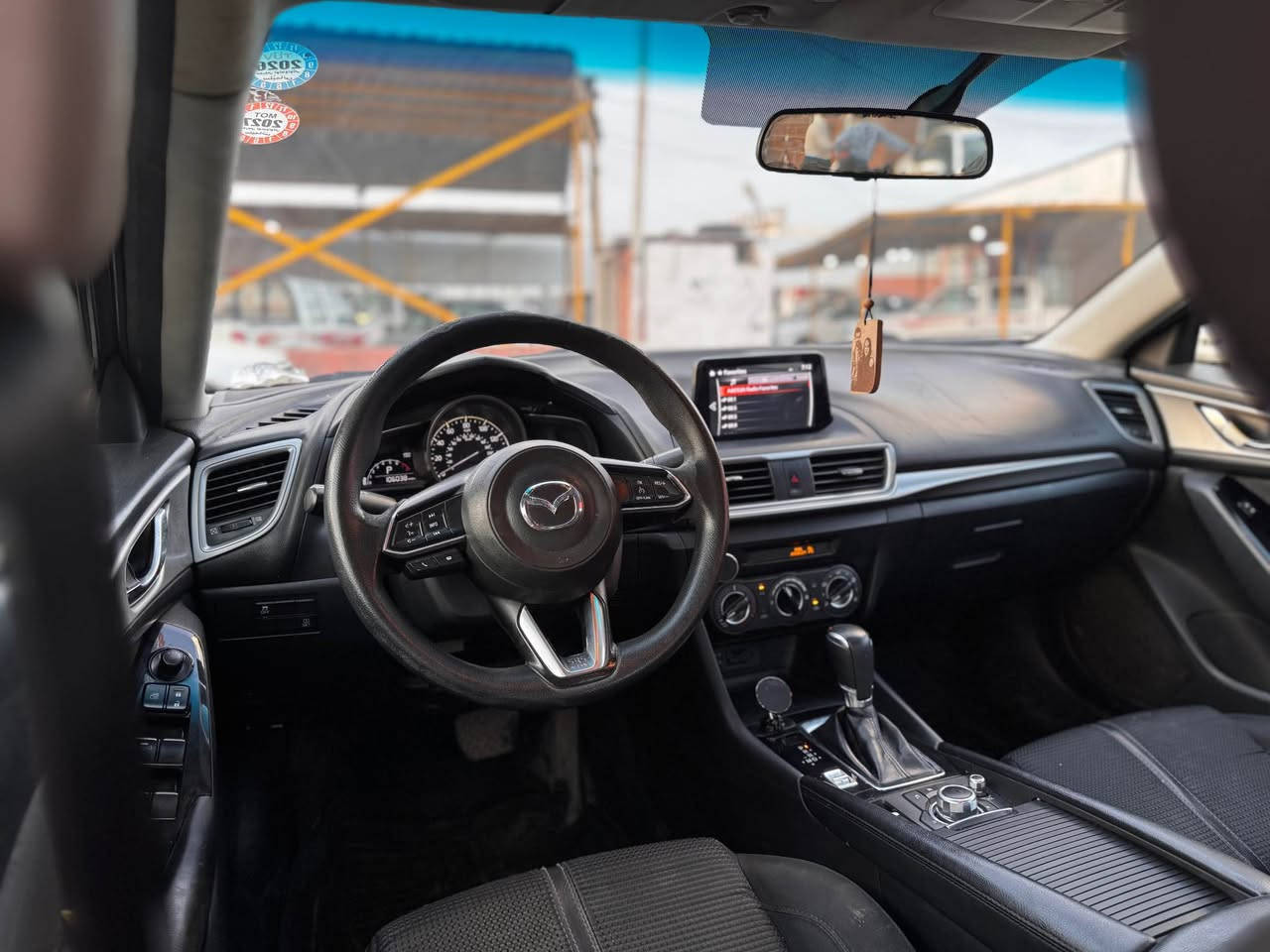 Mazda 3 2017
گێڕو مەکینەو تەبریت بەشەرت
پارچەو پەڵەیەکی بۆیاخە بێ ناوگرتن
فوول مواسەفات بەس سڵایت نییە
سەنەوی تازەیە 
118$
*********** السليمانية, العراق
