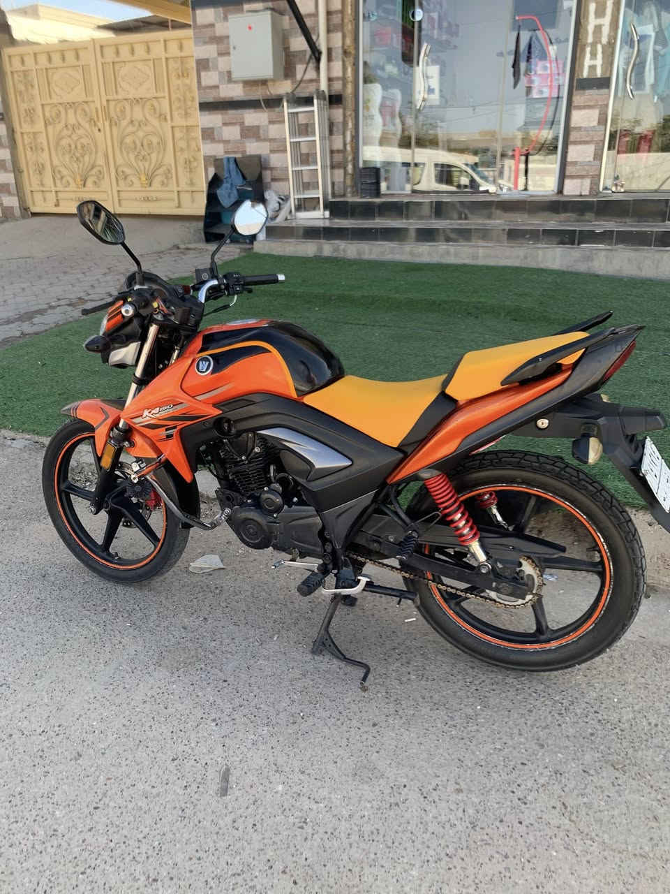 سلام عليكم للبيع دراجة هاوجي بطح موديل 2019مسجل وكامل تحويل ثاني يوم نضافه نفس بالصوره سعر مليون و775وبي مجال اخوان المو شراي ليتصل *********** مكان خالديه
