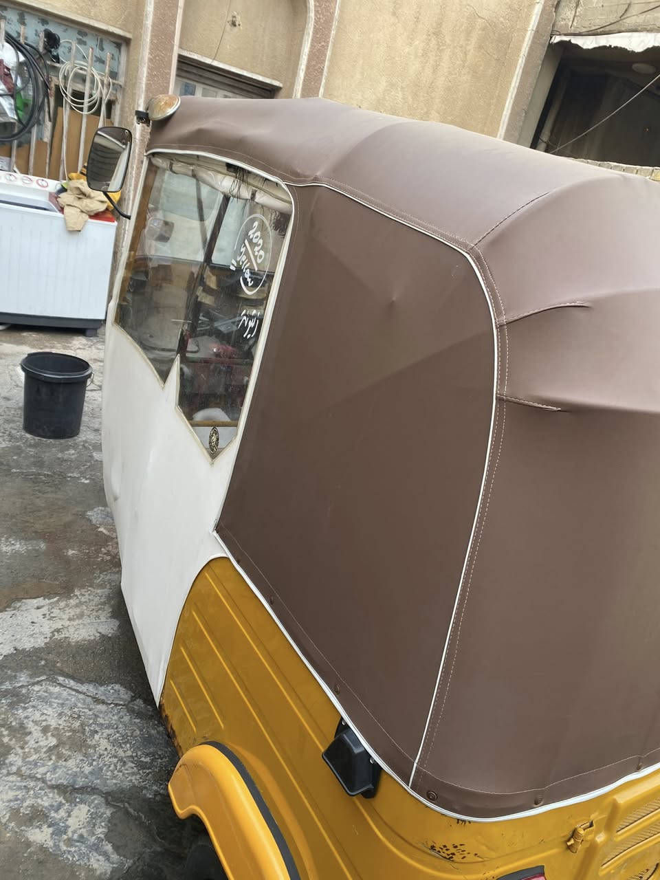 السلام عليكم تكتك للبيع موديل 20 التكتك نضيفه فوك متتخيل وجاهزه مال شغل تاخذهه تترحم عليهه ما بيهه اي نقص بس اشاره السكن الامامي وهاي ضربه بل جاملغ الامامي السعر 6800 بيهه مجال حك الجيه مكاني بغداد شهداء البياع ***********
