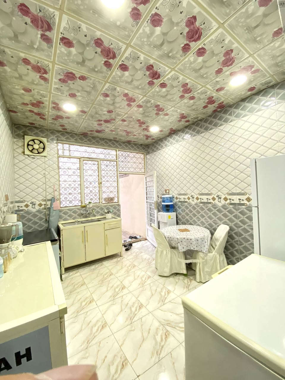 🏡 دار للبيع
📍 دوانم المعمل – قرب جامع مكية
📐 المساحة: 150 م²
🏠 طابق واحد – غرفتان
💰  (  72 )  مليون دينار
📞 للاستفسار: ***********
