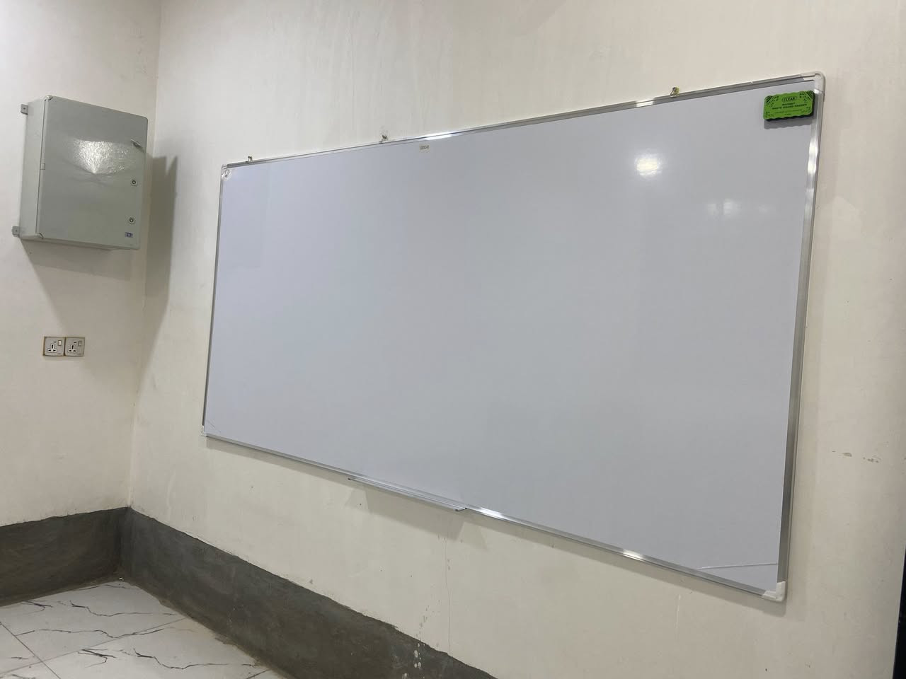 سبورات مدرسية نظيفة جدا استعمال قليل جدا للبيع ( عدد 3 ) السعر 150 الف


**إذا كنت صاحب هذا الإعلان وتريد حذفه لأي سبب، رجاءا أرسل رسالة إلى الدعم الفني**