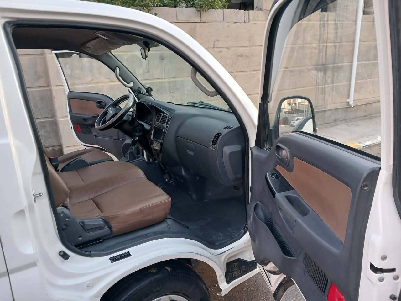 السلام عليكم ورحمة الله وبركاته 
مكلف بالنشر 

كيا عموشا حمل دبل قماره  للبيع  موديل 2024    محرك 2700  سنويه نافذه 29  تحويل ثاني يوم   بيه طخه بين البابين  مال باب الصدر   السعر  165 للاستفسار الاتصال على الرقم  ***********
