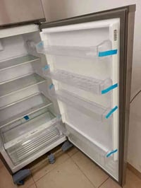 جديد مستخدم ٢٠ يوم السعر ٤٥٠ وبيا مجال  الجديد بل كارتون سعرو ٥٠٠ 0772...