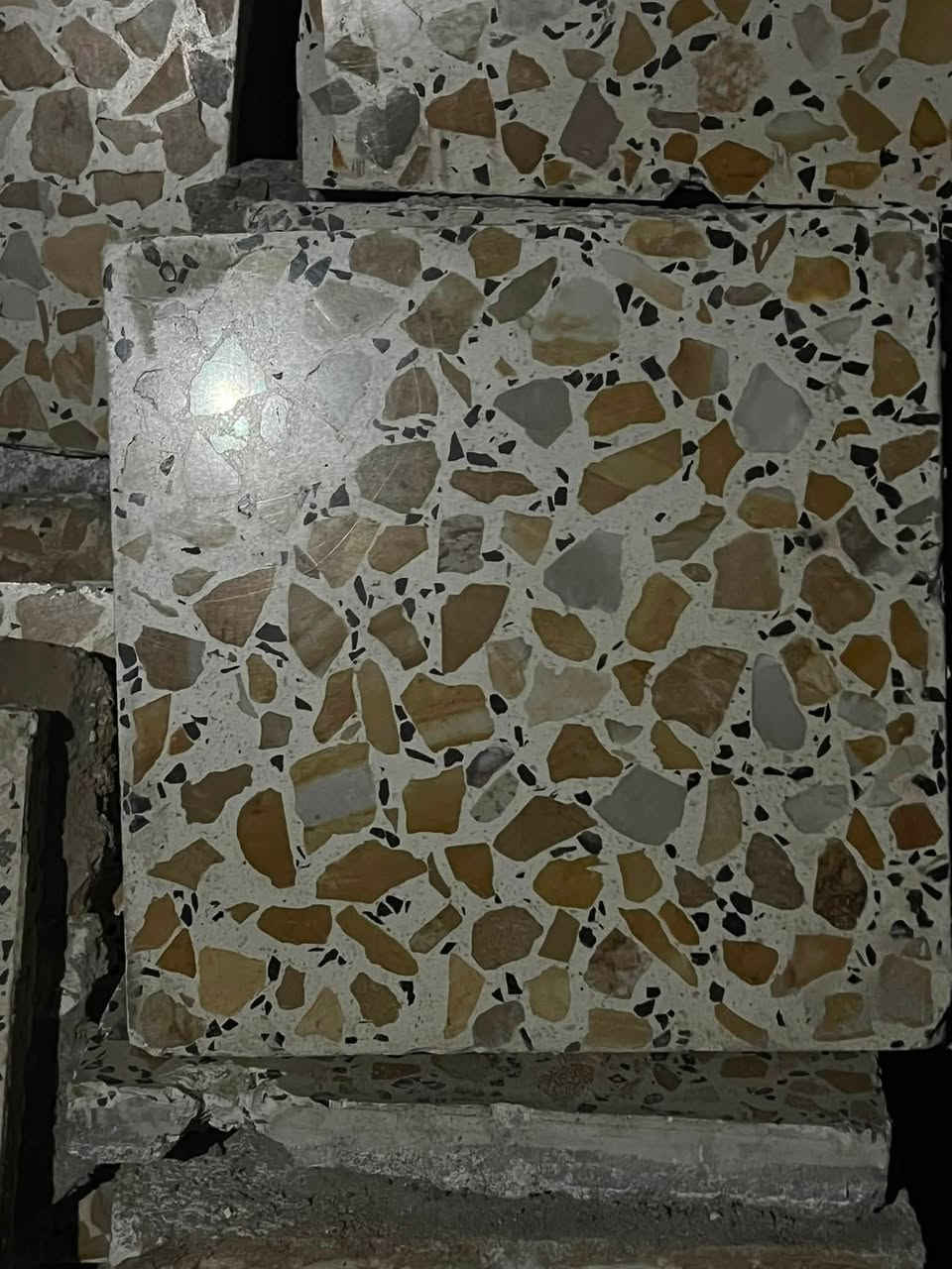 السلام عليكم كاشي البيع نضيف مستخدم ‭***********‬
