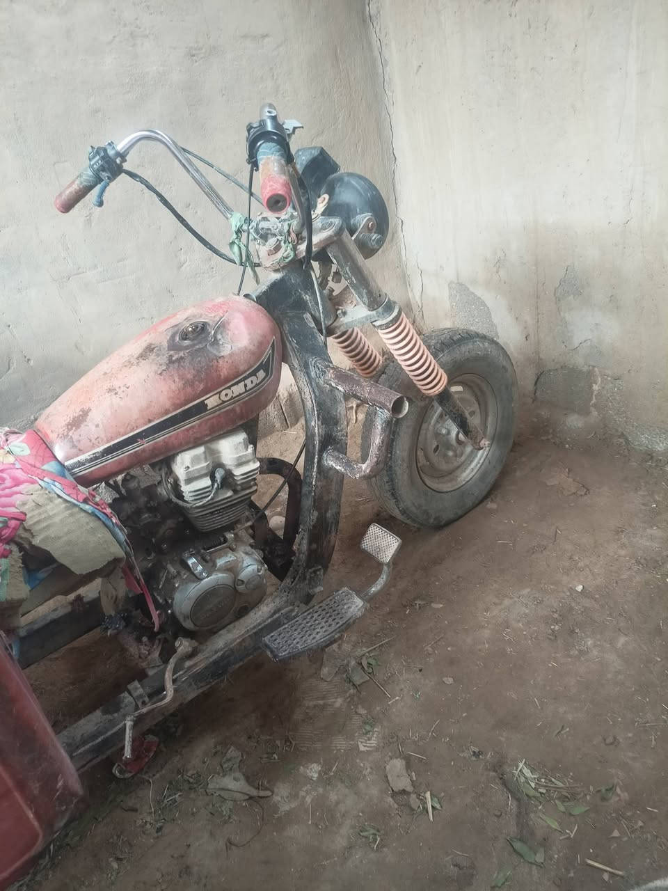 سلام عليكم
ستوتة اوراق موديل 11   مكينتها كايمة 
السعر 400  رقمي ***********
ما متواجد عالخاص
