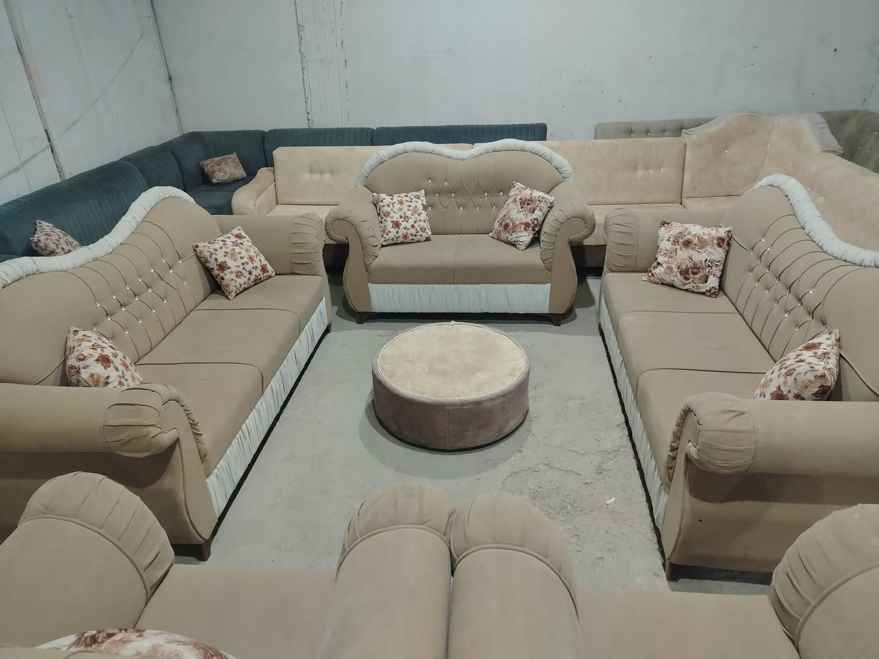 السلام عليكم
غراض باله تركي
العنوان بابل محاويل ناحية الأمام مقابيل بيت طعمه ضعيف
*********** /ابراهيم فاهم
*********** /آسيا
