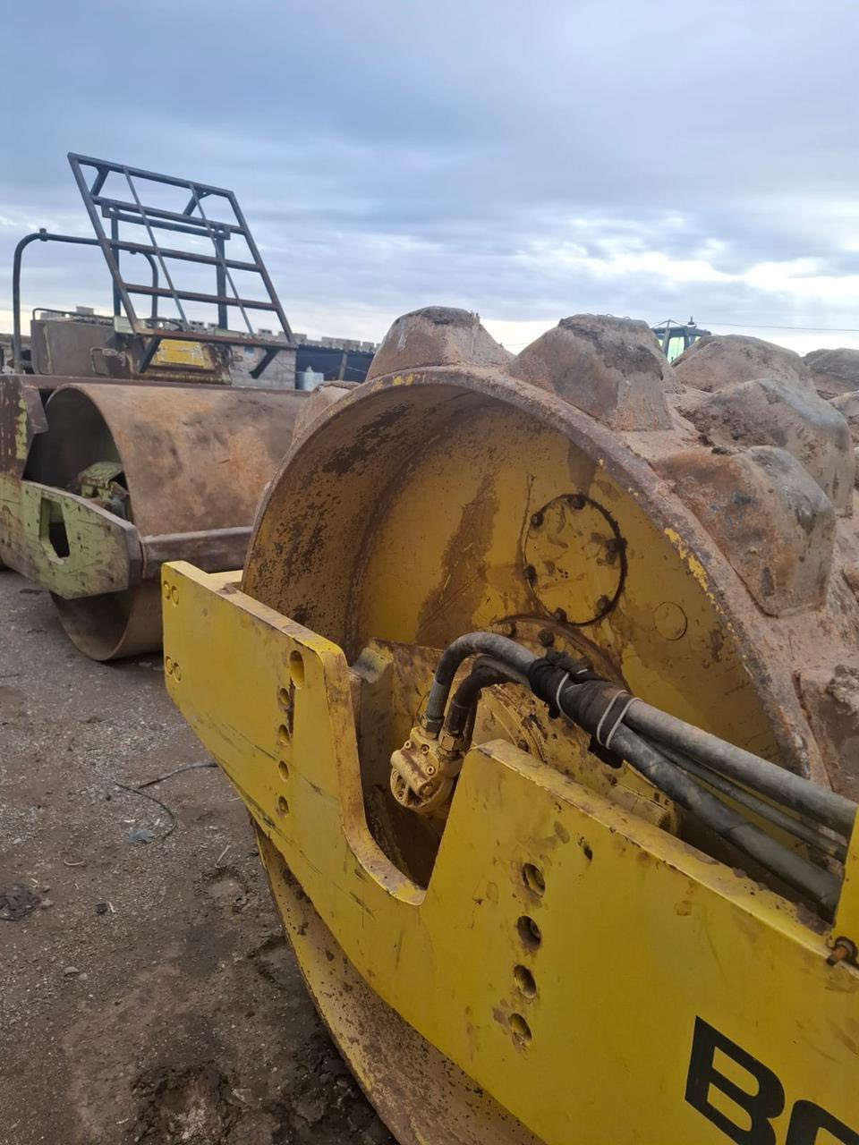 حادله للبيع ١٩٩٢ حجم ١٣  بدون ارقام  الموقع كركوك المحرك دويز ٦ بستم جاهزه للعمل من كلشي***********
سعر ٢٦٠
