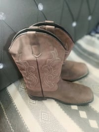 بوت • نسائي وشبابي • قياس ٤١