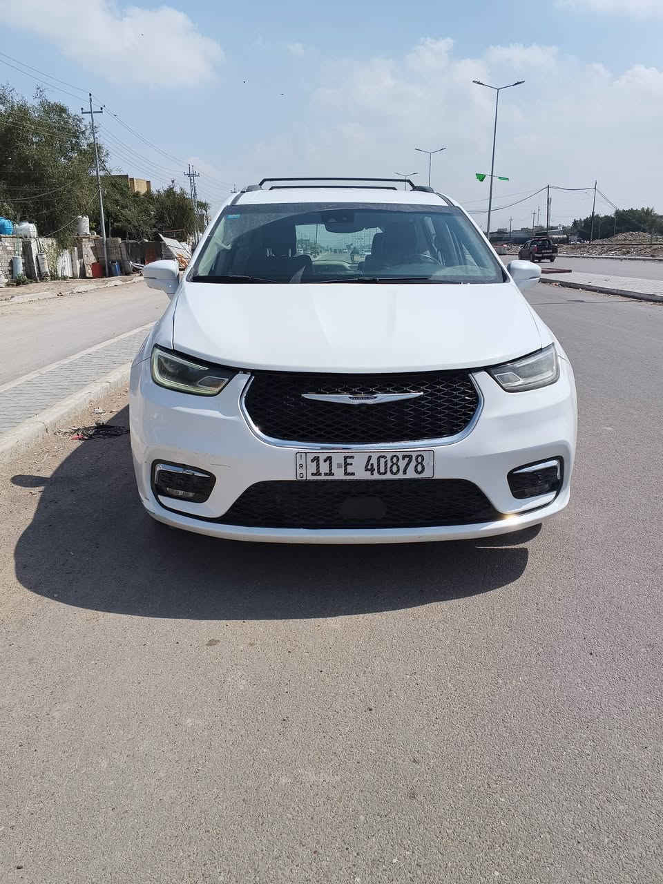 السلام عليكم
للبيع كرايسلر باسفيكا هايبرد
موديل2022
محرك 3600 
7راكب vip
فول مواصفات
بصمه تشغيل عن بعد 
بصمه أبواب 
أبواب كهربائي 
تدفئه كشنات 
تدفئة ستيرن 
شاشه كبيره 
رادار امامي خلفي 
السياره حادثها من امريكا جاملغ وبنيد فقط بدون دواخل 
 
سعر 235 وبيها مجال 
الرقم ***********
مكاني بغداد
