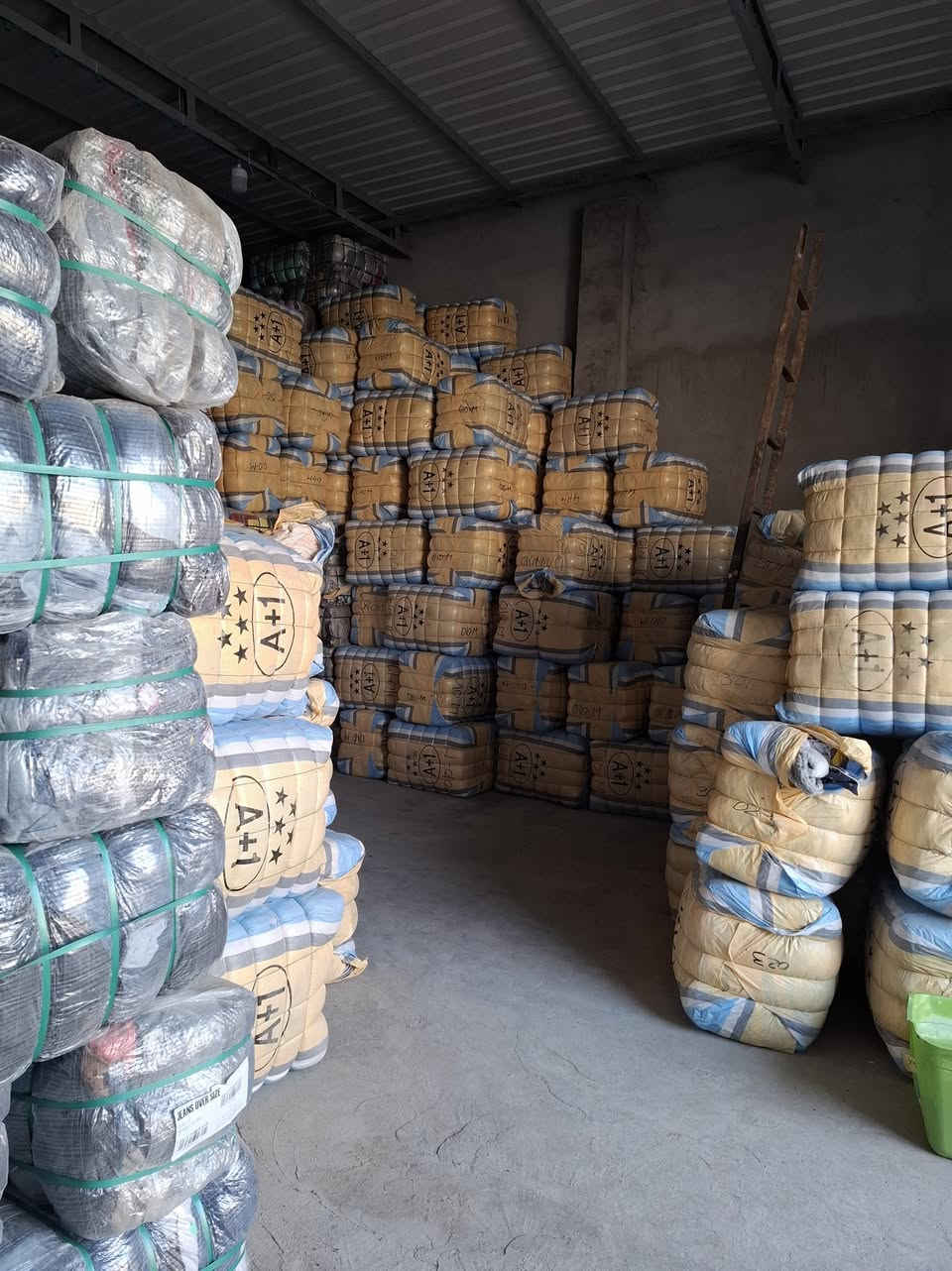 ❤️ اللهم صلِ على محمد وآل محمد ❤️ 
اليوم اشوفكم الأصناف الي وصلتي بالجديد 😍👑 
كدامكم الأصناف شوفوها و اي استفسار راسلوني و ما يكون خاطركم الا طيب 🙏🍃
***********
***********
يوجد خدمة توصيل 🚚 لجميع محافظات العراق 🇮🇶
