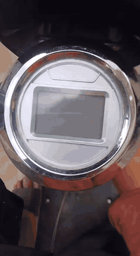 السلام عليكم شباب هاذي دراجه شحن للبيع مكفول كفاله عامه هذا رقم صاحب الدراجه او بيك خير او تدلل ***********
