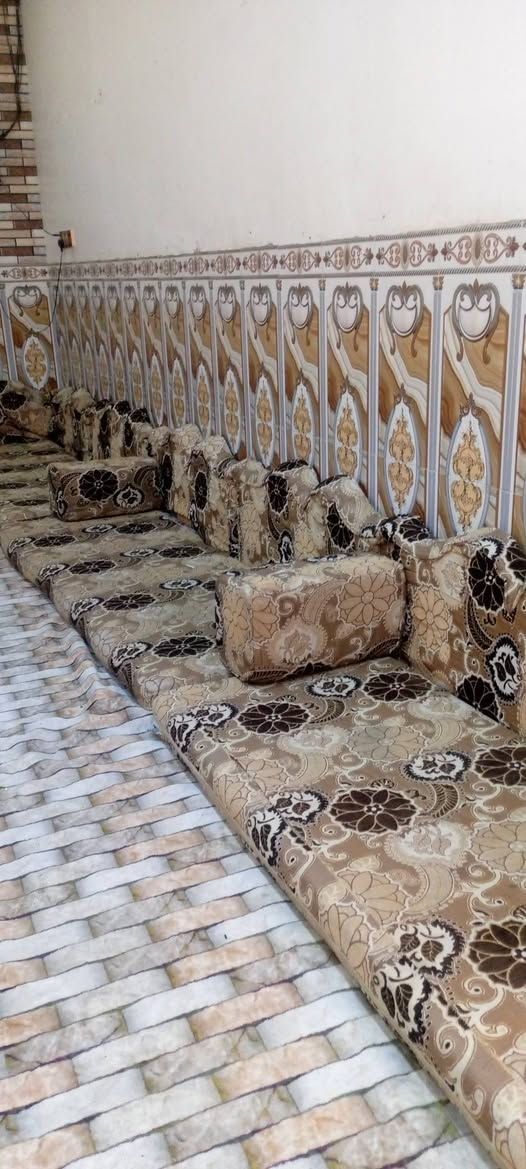 جلسه 16 متر + 8 كوشات للتواصل
***********
