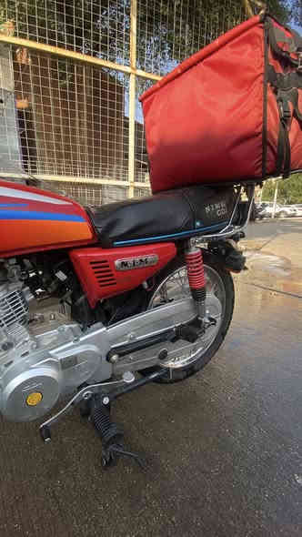 سلام عليكم شباب دراجه ناما ايراني امتياز 2025 الدراجه مكينتها برغي ممفتوح بيها 
المكينه خير من الله الدراجه نظيفه بشكل نواقصها ( بس الاشاير مثل ما موضح بصور واكعات يردلهن شد و اكو بيهن عطلانات + الكيج الرون و كيج البانزين واكفات فقققط ) 

اوراق ما بيها مكفوله من السرقه عندي بس مكاتبه المعرض 

السعر ٥٠٠ الف وبيها مجال للطيبين رقمي *********** عنواني بغداد 🩷
