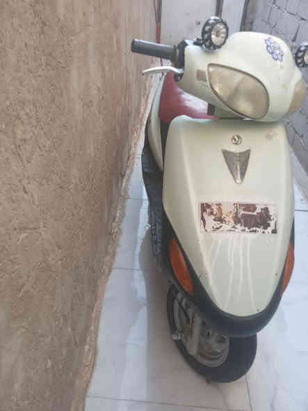 سلام عليكم شباب دراجه للبيع محرك حاويه شاصي نضيف دبلات جدد دراجه كهربائيات شغاله دراجه سعره 350 وبيها مجال للطيبين الموشراي لا يدخل خاص الرقم للستفسار  ***********
