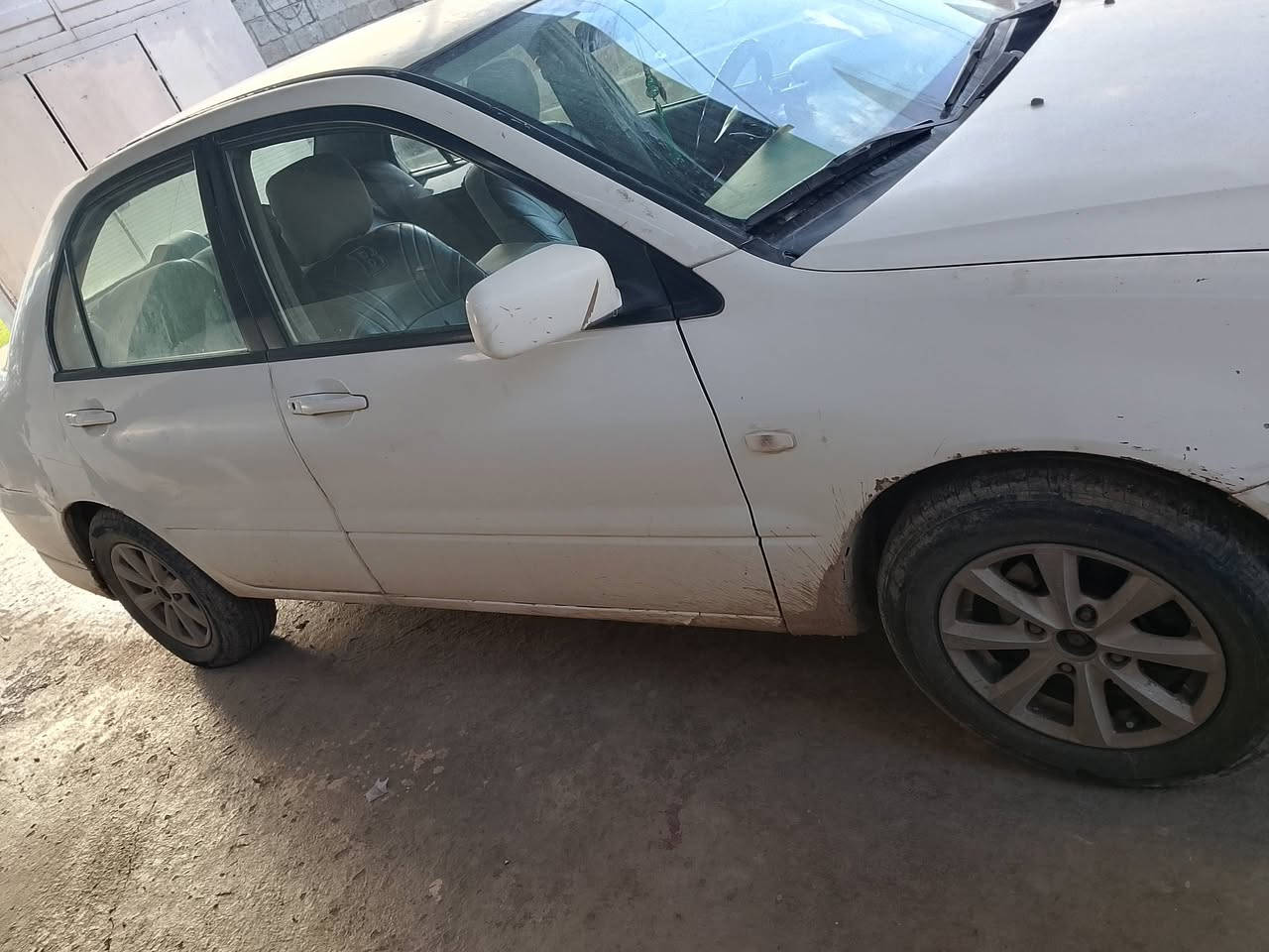 سياره مستبوشي للبيع موديل 2006 رقم انكليزي سنويه 2029 جديده كابون بيها تبريد تدفئة شغال داخلها نضيف كهربيئات كلها شغال تايرات نضاف سعر 80 وبي مجال رقم ***********
