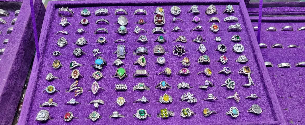 بغداد المشتل شارع المطبك قرب دائرة الامانة عمارة البركة 
للإستفسار ***********
