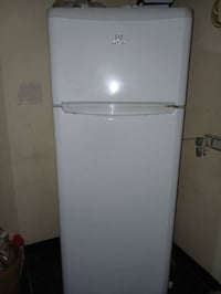 ثلاجة نوعية راقيه اكبر حجم نظيفة وشرط التجميد بس قبل كم يوم صارت ليك  ...