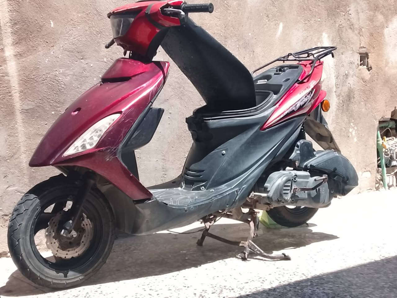 درجه دريس صيني 
يردلها ترتيبات بسيطه
 بيها خيط دخان بسيط
 خلصت بنزين طفت بعد ما شتغلت
ابيع كوم حديد كوم حديد
 مكاني بغداد مدينة الصدر شماعيه 
سعرها 150 وبيها مجال 

***********
