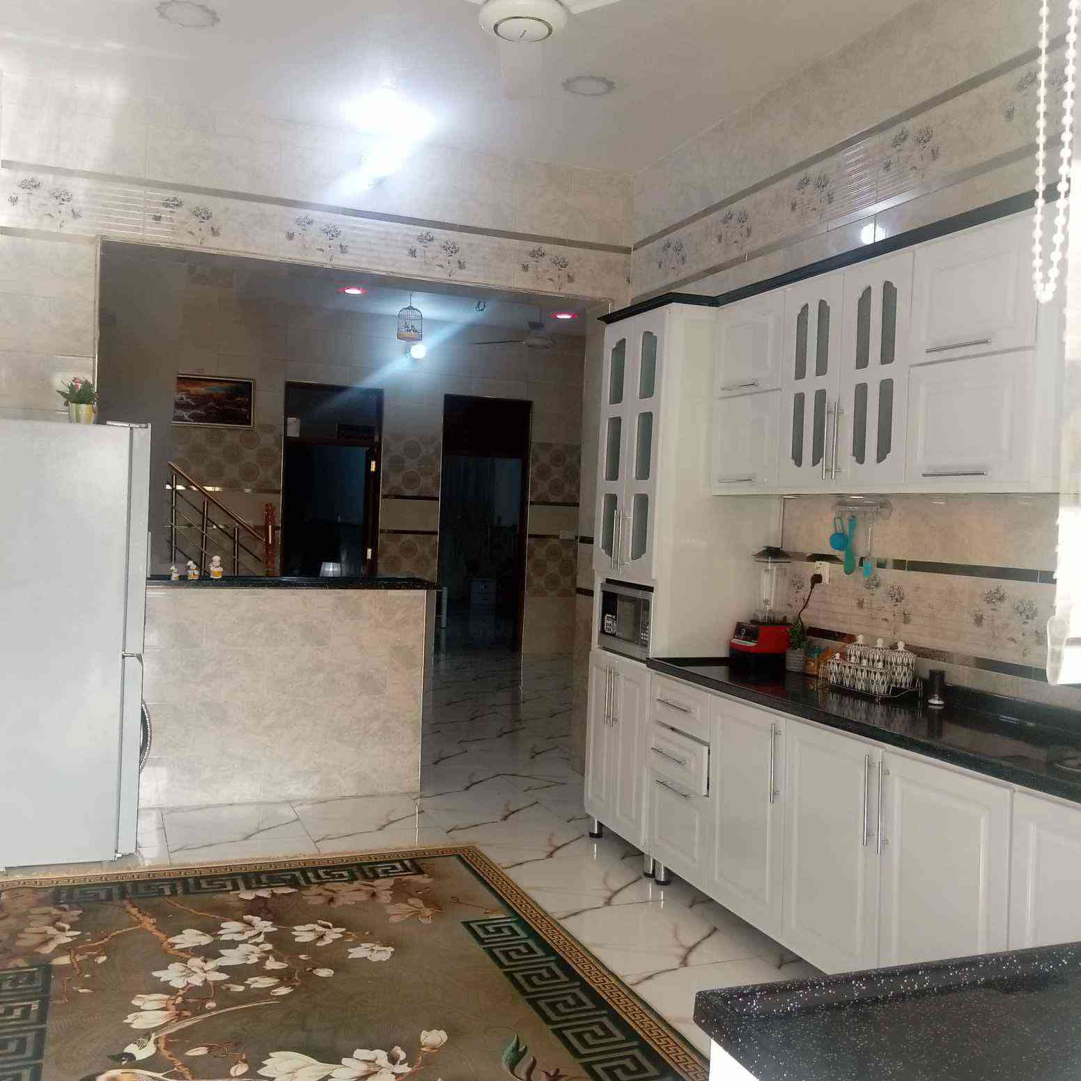 السلام عليكم بيت للبيع في جسر ديالى
منطقة الكرغولية قرب معمل ابو غزوان 
مساحة 202 متر 
يتكون من غرفتين وصالة وأستقبال
ومطبخ بالأضافة الى منور وترك خلفي 
وصحيات 
ويتكون الطابق العلوي من بيتونة وحمام وسطح امامي وخلفي اشتايكَر كامل 
السعر : 100
وللأستفسار 
(***********)
واتس(***********)
أو خاص
