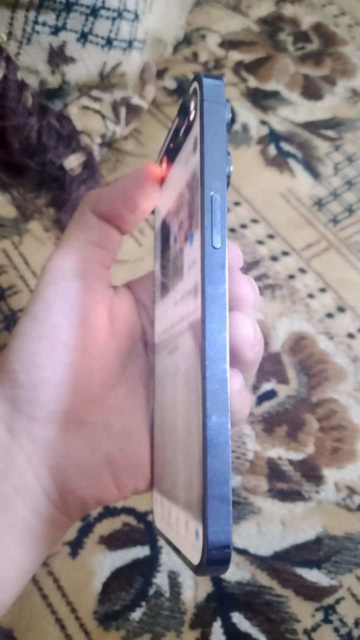 14 برو ماكس للبيع 256 بطاريه 84 جهاز ضهر وشاشه بيها نقطه كلشي شغال فيس ايدي كامل مكمل قفله 425 مكاني بغداد حي العامل ***********
