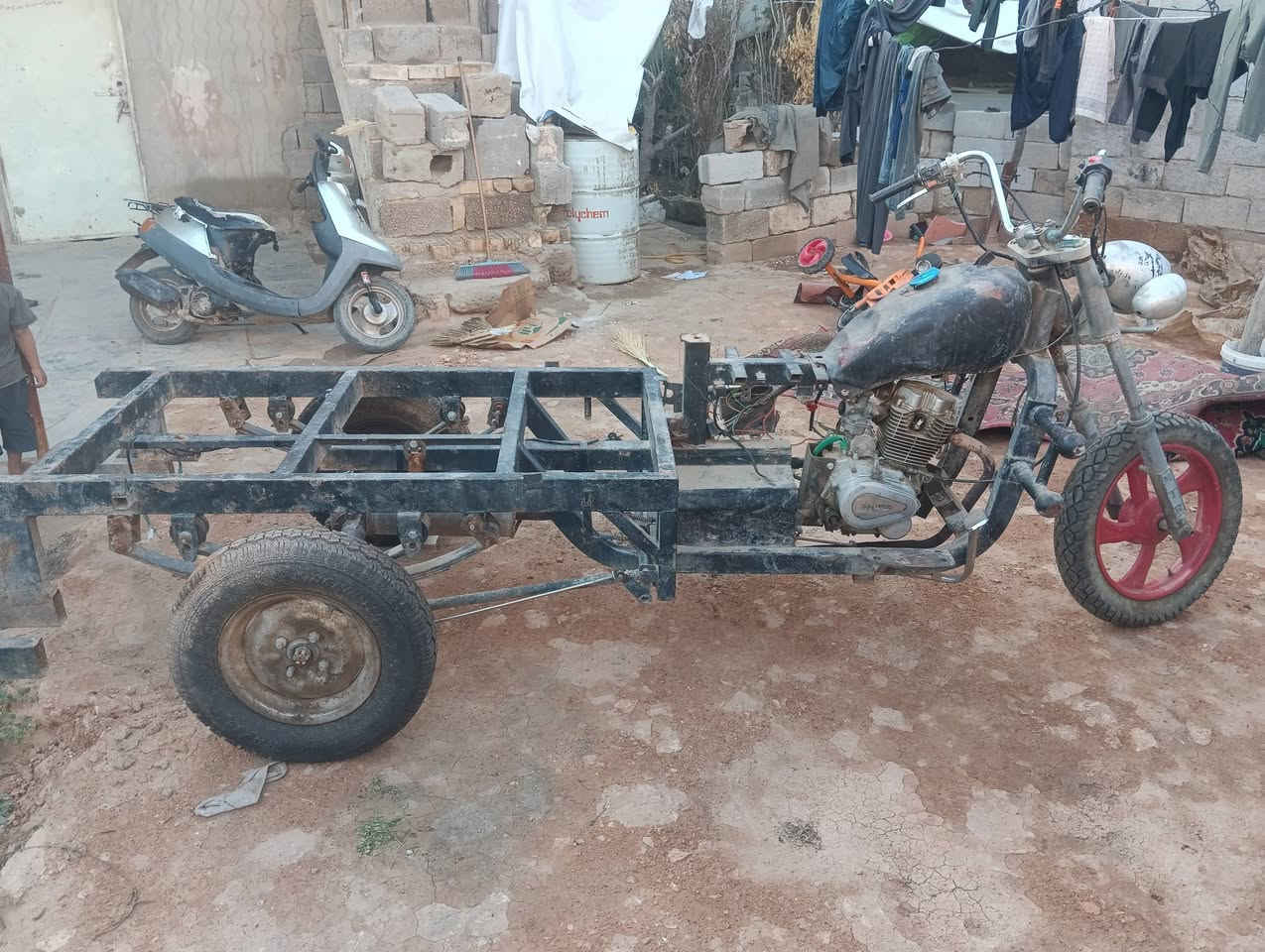 سلام عليكم عندي ستوات يلبيع كلشي شغال بس كلك المكان النجف مشخاب رقم الهاتف *********** السعر 350 بيه مجال
