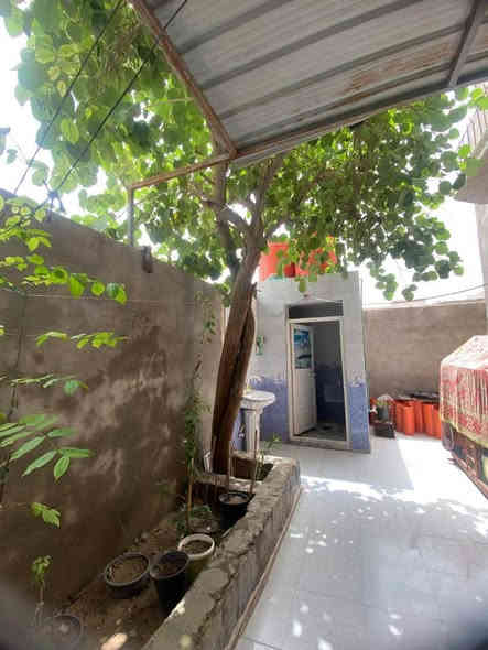 اعلان 659
دار للبيع طابق ونص 
البيت ركن دور الشرطه 
المساحة 200 متر 
الارضي غرفتين نوم واستقبال وصاله ومطبخ وصحيات داخليه وخارجيه الطابق الثاني غرفة وصحيات 
البناء بلوك وفرمستون سنه 2015
السعر 175
***********
***********
