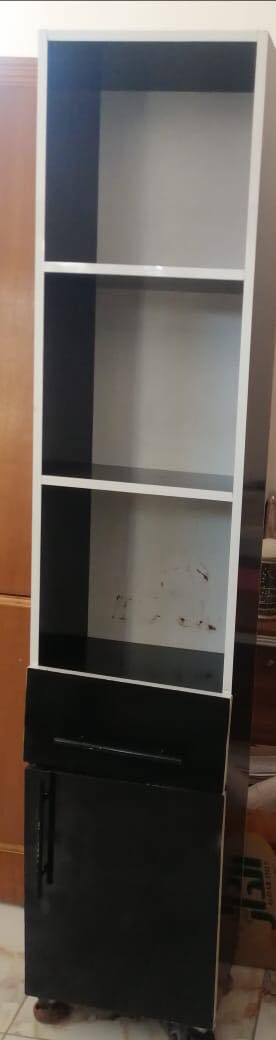 اللبيع غراض حلاقه عنوان النجف حولي يم ملعب الدولي السعر 150 /.   ***********
