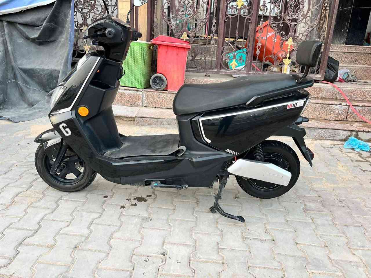 سلام عليكم شباب دراجه شحن البيع  سكنس استخدام 25 يوم فقط الله شاهد  كلها كامله مكمله كل تقص وعيب مابيها امانت الله  تجي مواصفات عالميه
دراجه وصلها مال المعرض موجود 

الموديل2026 
النو ع سكنس الملكيه 
البطاريات 6 دبل
التحويلا ت1.2.3
السرعه 65 حقيقي يعني 
تشغيل عن بعد 
جهاز انذار السرقه 
قفل ستيرن +قفل بصمه 
لونها كلش مميز 
كشن سياحي  VIb
نضام ABS
نضام USB
نضام R رجوع الخلف
طارات جبلي 
بريكات دسكات دهن 
أطارت جوبلس 
لدات اماميه وخلفيه 
اسطابً لايت 
شاحنه ذات شحن سريع ويقاف ذاتي 
اشاير رباعيه 

اي استفسار اتصال 

***********

مكاني بغداد
