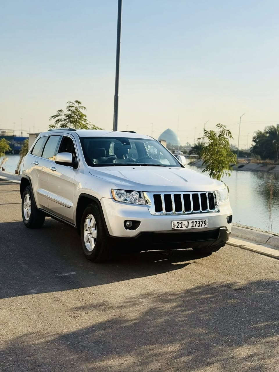 السلام عليكم
جيب 2011 خليجي 
حجم المحرك 6 سلندر 3600
فقط قطعه وحده البنيد بدون دواخل  
كير محرك جديد 
باسمي  تحويل ثاني يوم 
تبريد ثلج امامي خلفي 
كشن السايق كهرباء 
بصمة + البواب بصمة 
ومعروفه البقيه المواصفات
ماناقصه برغي السيارة جديده متعوب عليها 
السعر المطلوب 147 وبيها مجال 
الاستفسار ‭***********‬
العنوان بغداد 
غير متواجد ع الفيس
