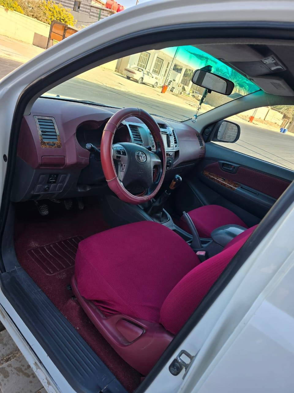 سلام عليكم للبيع هايلوكس للبيع موديل٢٠١٣ ***********
