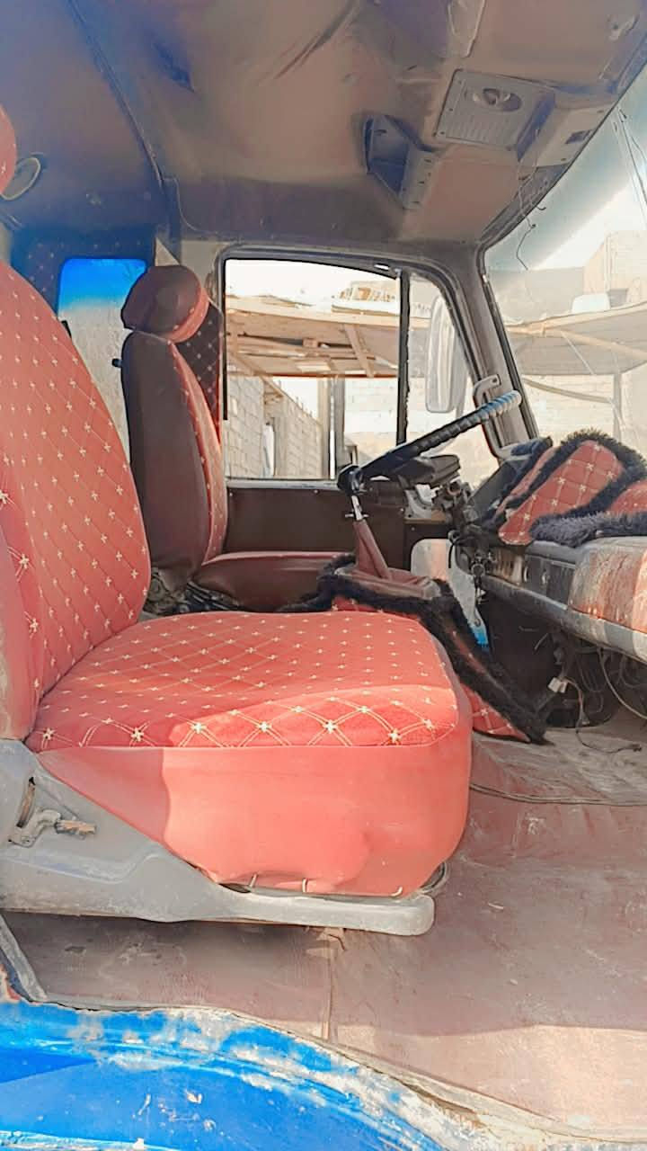 سلام عليكم نيسان عضم موديل 91 رقم ذياقار ألماني تحويل ثانيوم طول ٦لاه عشره مكينه 14فوصه خير من الله السياره معمره جديد تخم تاير جديد السعر50وبيهي مجال بصيط الاستفسار عل رقم *********** مكان بابل جبله
