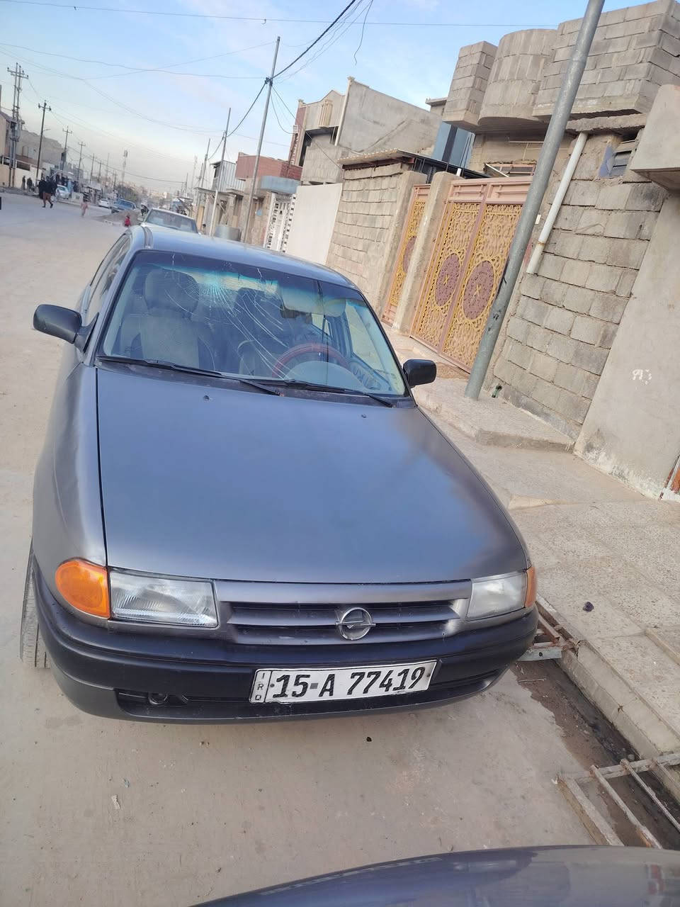 السلام عليكم
استر موديل 1992 سنوية عضم شرعيها بالموصل مشروع وطني شرط التحويل حجم 16 محرك بدايه صرف 

السعر... 32 بيها مجال /***********
