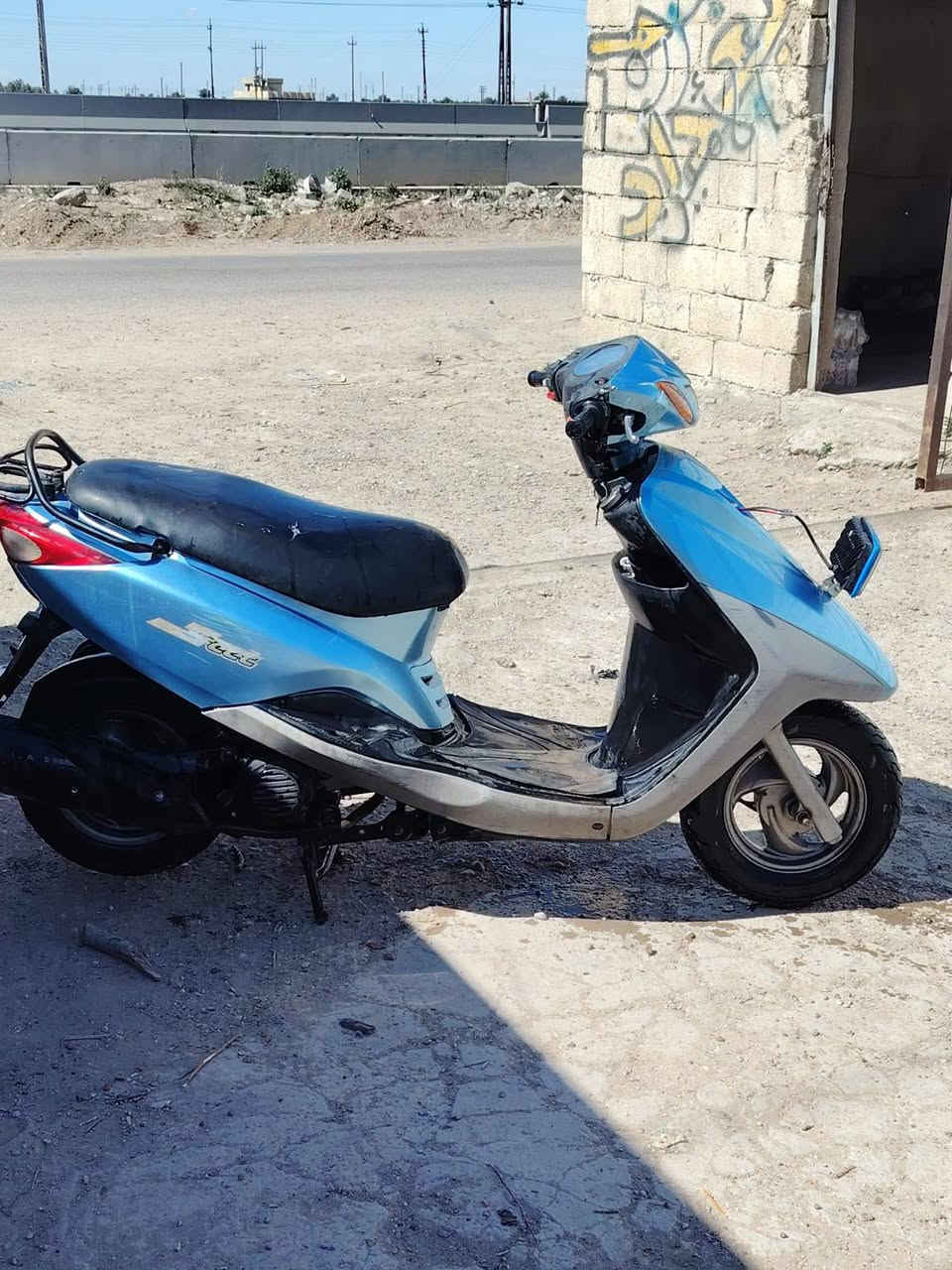 سلام عليكم
عندي دراجه بريز 140 البيع كفرات نضيفه محرك لا تنقيص ولا بخار  فول تاير خلفي جديد تاير امامي مبدل جديد كهربائيات كله شغاله نقص بس باتري سلف هندر كله شغال سعر 500 وبيه مجال *********** اثير ***********
