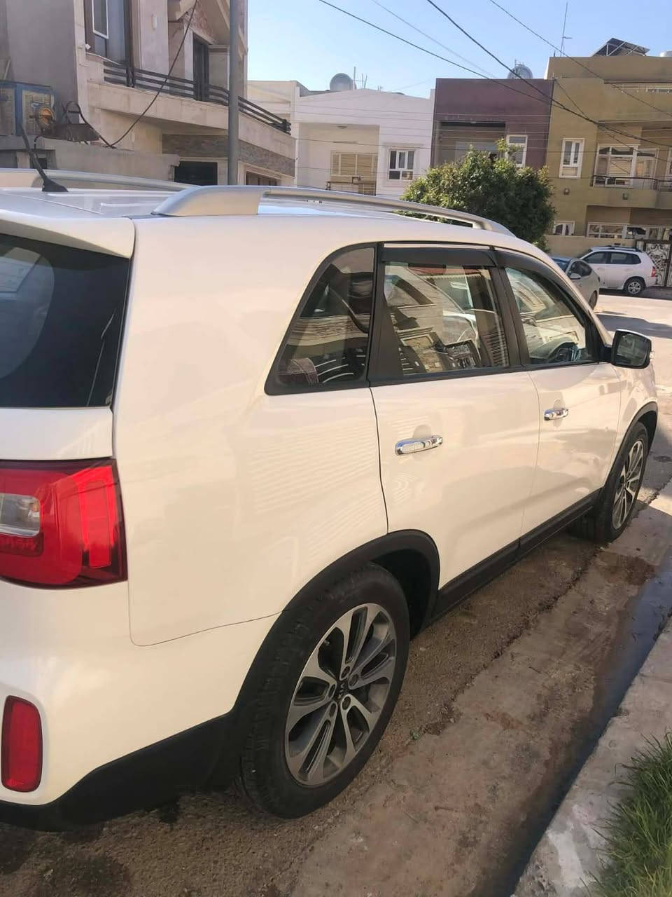 سياره سورنتوابيض موديل ٢٠١٣ وجه ١٥ اربيل دولي باسمي فول  كشن كهرب بدون صبغ٠محرك ٢٤٠٠ السعر ١٦٥  وبيها مجال ويرهم مراوس حسب الاتفاق٠السياره وضع شركه اتصل وتدلل ***********
