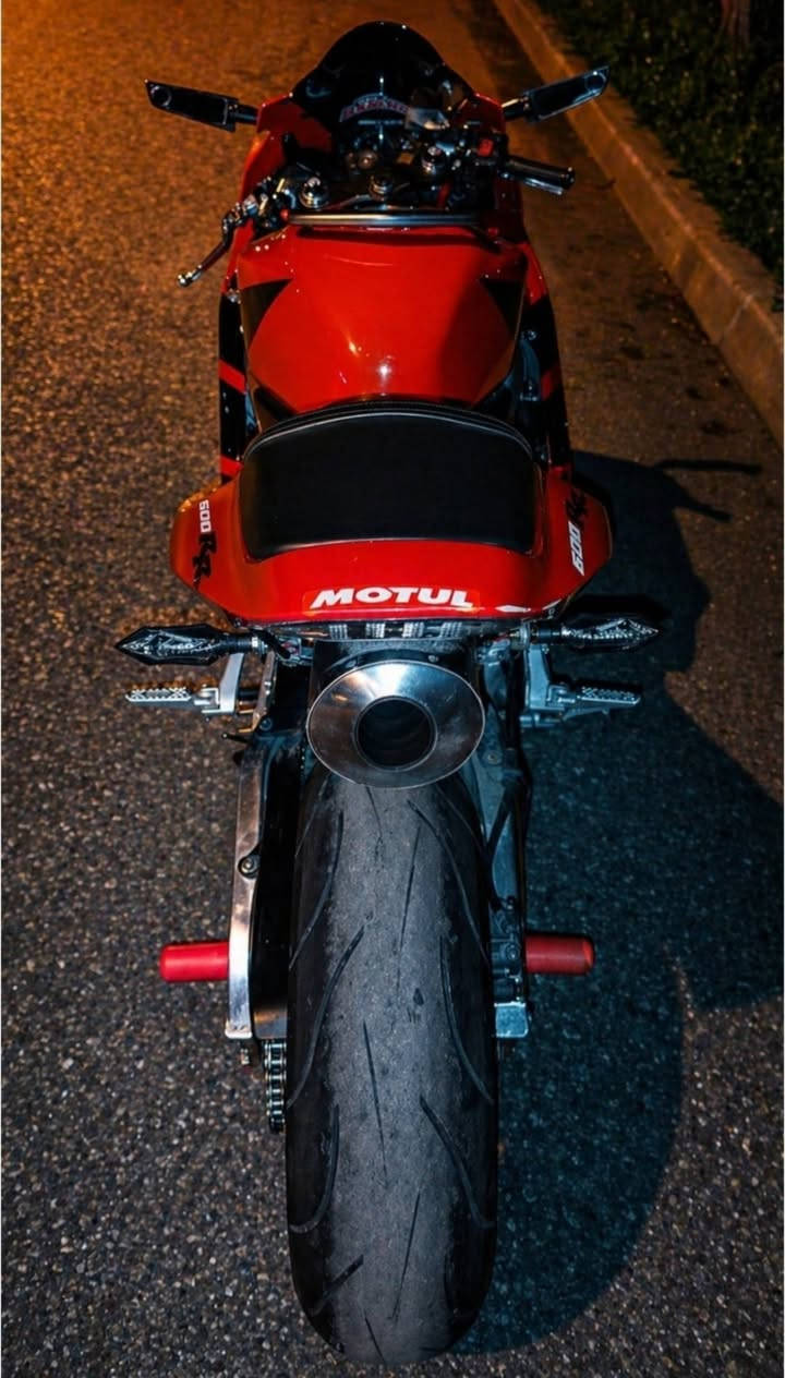 CBR 600rr 2006
مەکینە کەپس برغوی نەکراوەتەوە تایە بۆ تایە بەشەرت شانسی فافۆن بێ مەسرەف 
شوتە و فلتەری KN 
تاخم پلاکی NGK ئەسڵی
زنجیر و دیشلی لۆکی لەسەرە
ڕۆنی تازە گۆڕاوە بە Motul
تەنانەت بانس و ڕۆن برێکیشی تازە بۆ گۆڕاوە
فول دەسکاری بەرمەجە و popcorn ساڵانسای سپۆرت ماتۆڕەکە سفرە کێ بە فیتەر ئەزانی بیهێنە سەری ئەنجا معامەلەی کە ***********

