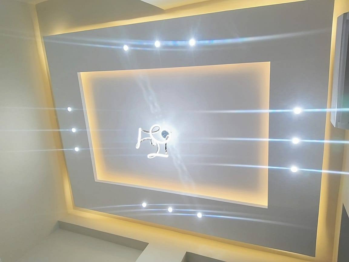 السلام عليكم ورحمه الله وبركاته
كادر مصرى أعلى مستوى لجميع اعمال الصباغة 
ملكى 
ساده 
ديكورات 
احلم وعلينا التنفيذ
*********** اتفضل وادلل
