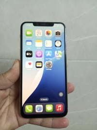 ايفون 11 برو ماكس • ٦٤ • يحتاج بطارية