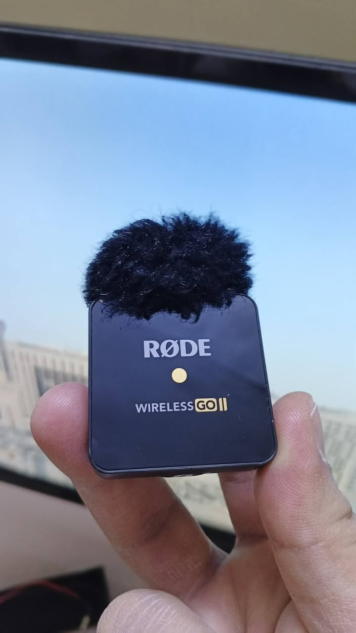 ‏سلام عليكم للبيع نك مايك الاحترافي من شركة RODE
‏rode wireless go ii ثنائي  
‏نضيف جداً استخدام قليل مثل ما موضح بالصورة تجي تفحص بيدك كارتونه وكل غراضه اتصل ودلل مكاني بغداد لا يتوفر توصيل 
‏الاتصال ***********

