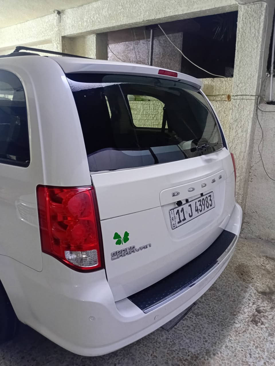 دوج كرافان مديل ١٣ وارد أمريكي حادثة جاملغ وبنيد بدون دوخل كير مكينة مكفول صدر جديد تبريد ثلج سياره بسمي رقم بغداد  سياره نص فول سعرها ١٤٠ للاستفسار ***********
